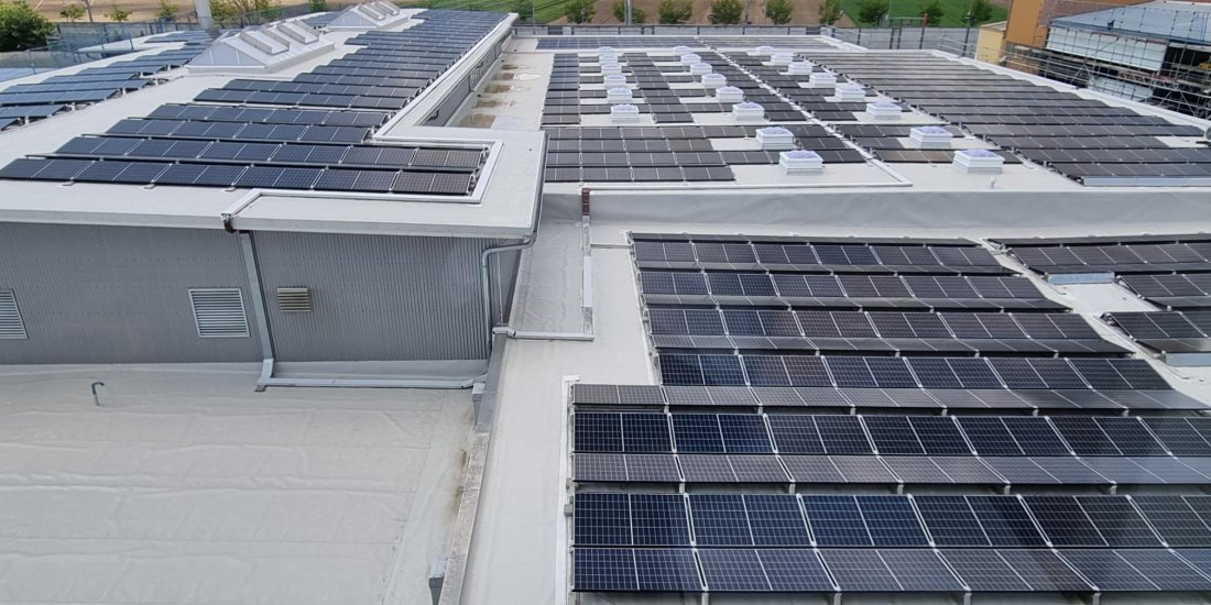 Photovoltaikanlage auf dem Dach der S+P Samson GmbH