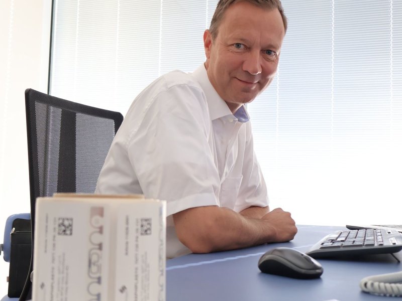 Matthias Leuschner in seinem Büro